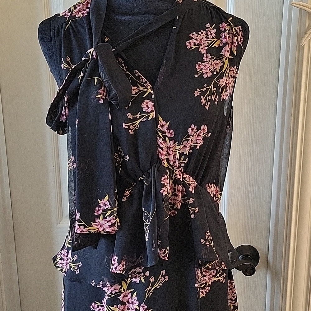 Black And Floral Print Layered Sheer Overlay Maxi Dress - Picture 4 of 16